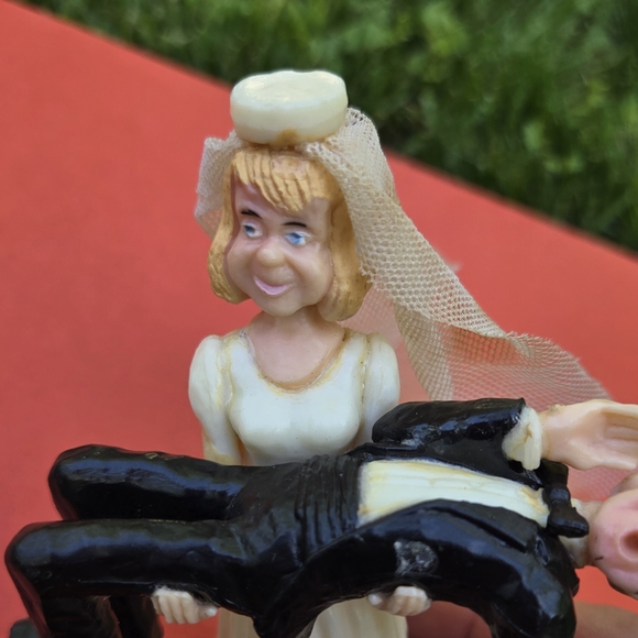 5" Vintage Wedding Cake Topper Bride & Groom She Got Her Man - Picture 6 of 7